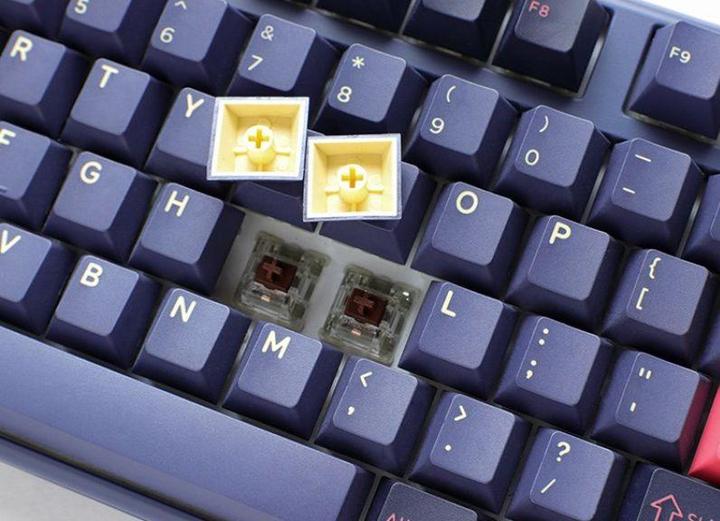 Produktbild Ducky One 3 Cosmic Blue Gaming Tastatur, RGB LED - MX-Red (US) (US, Kabelgebunden)
