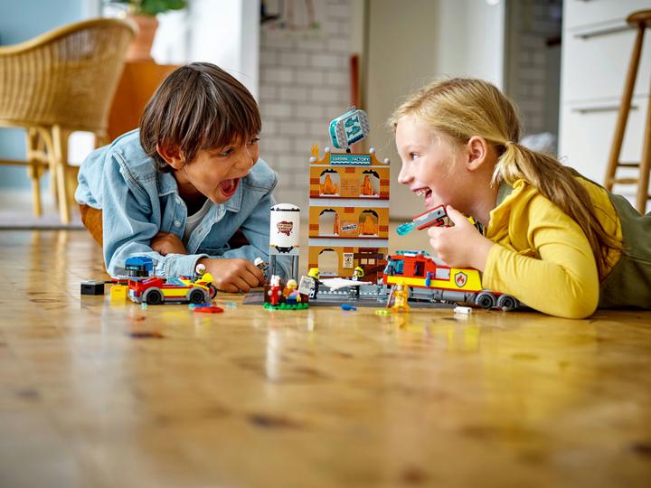 Actual product image LEGO Firefighting operation with firefighting team (60321, LEGO City)