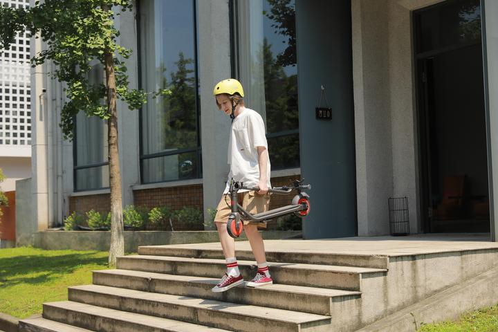 Productafbeelding Segway-Ninebot ZING C20 (16 km/h, 20 km, 150 W)