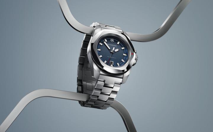 Produktbild Victorinox I.N.O.X. (Analoguhr, Swiss Made, 41 mm)