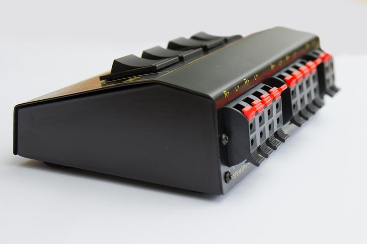 Actual product image Good Connections Speaker switchbox for up to 8 speakers