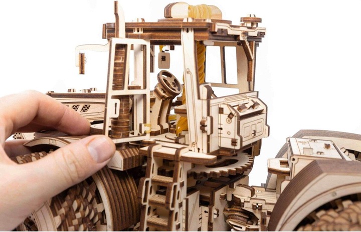 Produktbild Eco Wood Art Kirovets K-7M Traktor