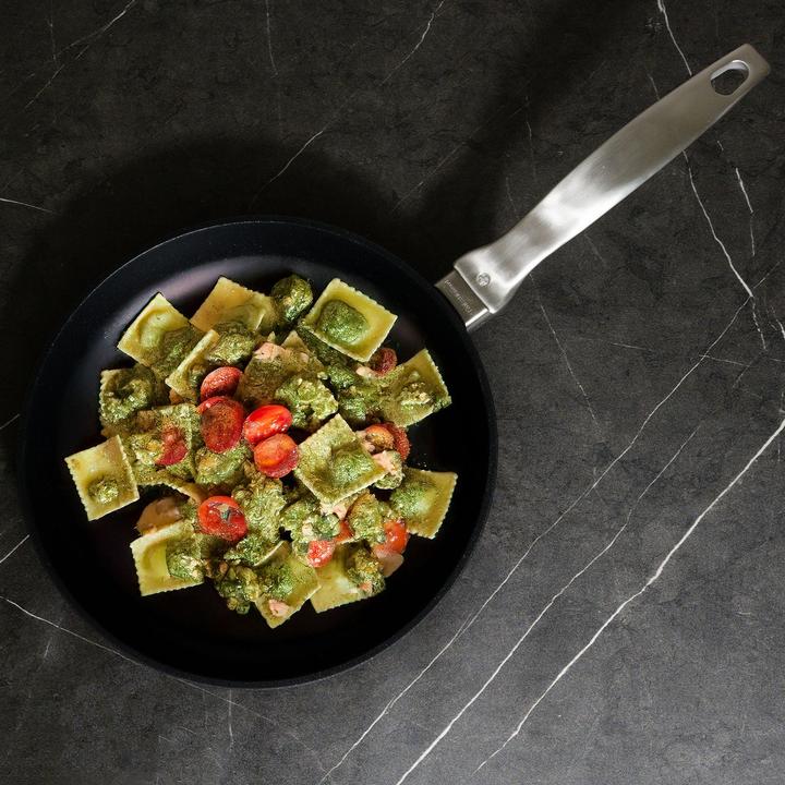 Image du produit Swiss Diamond CXD Induction Poêle sans PFAS 32 cm (32 cm, Poêle à frire, Fonte d'aluminium)