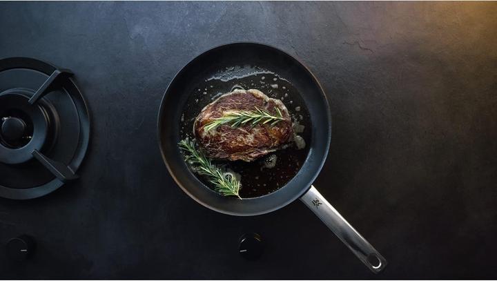 Produktbild WMF Pfanne Bratpfanne 28cm Steak Profi Mehrschichtmaterial beschichtet Induktion (28 cm, Bratpfanne, Edelstahl)