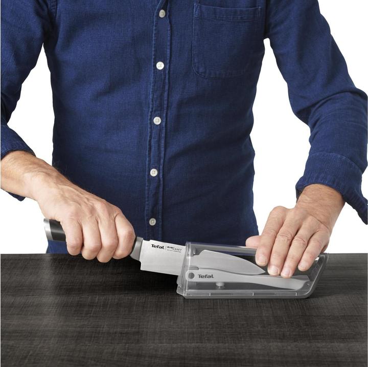 Actual product image Tefal Ever Sharp Chef's Knife with Knife Sharpener Case (16.50 cm)