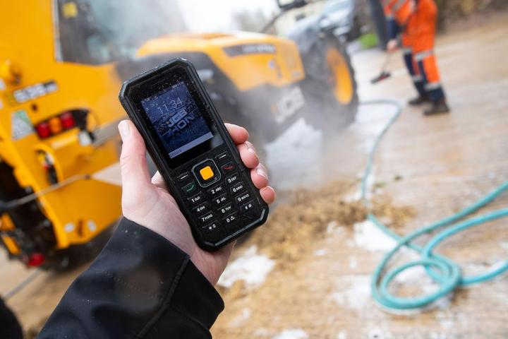 Actual product image JCB Tradesman 4 (2.40", 2 Mpx)