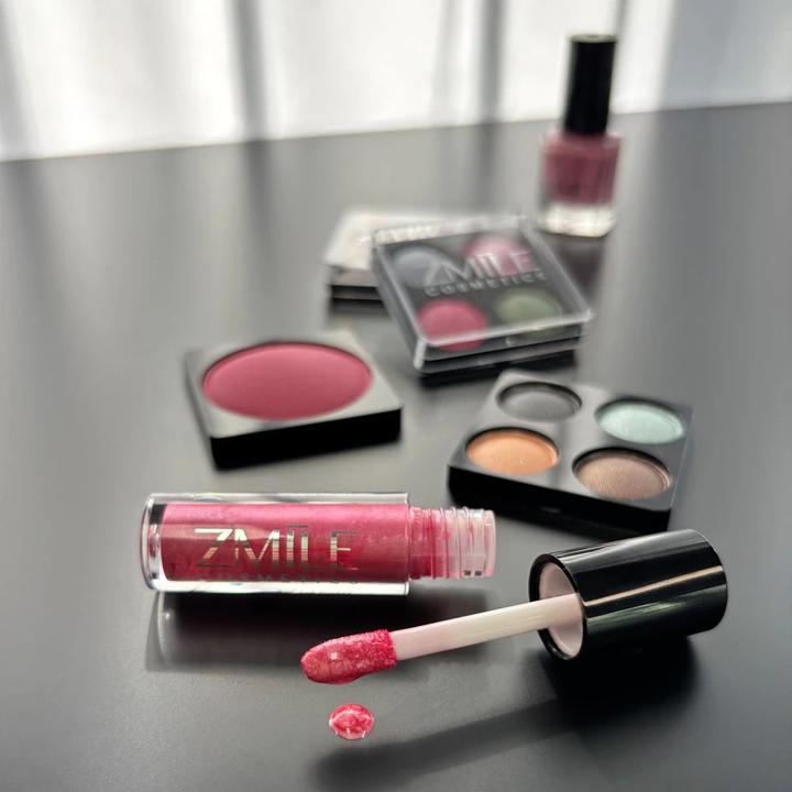 Actual product image Zmile Cosmetics Cosmetic Case Eye-Catcher