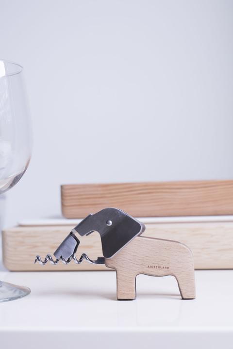 Actual product image Kikkerland Elephant (Corkscrew)