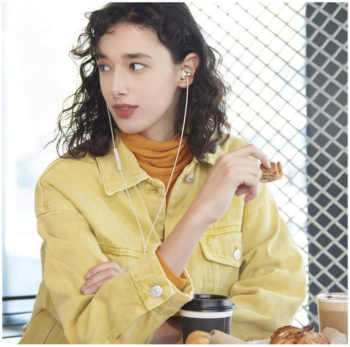 Produktbild 1More Stylish In-ear Handsfree με Βύσμα 3.5mm Χρυσό (Kabelgebunden)