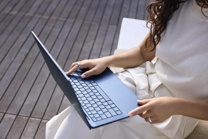 Actual product image HP EliteBook X G2a Next Gen AI PC (14", 512 GB, 32 GB, CH, AMD Ryzen AI 7 PRO 450)