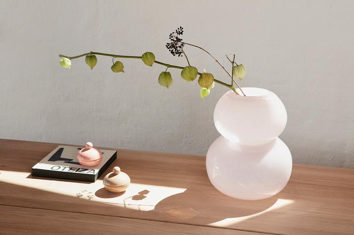 Produktbild OYOY Living Vase Lasi gross 30 cm, Hellrosa (1 x, 32.5 x 26.5 x 26.5 cm, 22.82 l)