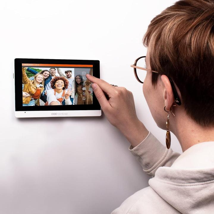 Actual product image SCS Sentinel Video Door Intercom with 7-Inch Touchscreen, Cable Phone, Wall Mount, Screws (Wireless)