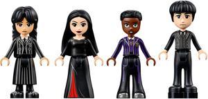 Productafbeelding LEGO Morticia's landhuis (76786, LEGO Woensdag)