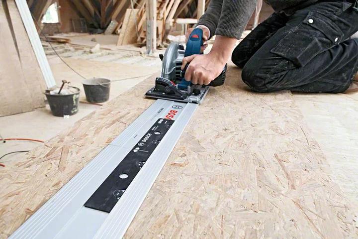 Produktbild Bosch Professional Handkreissäge GKS 85 G + FSN 1400