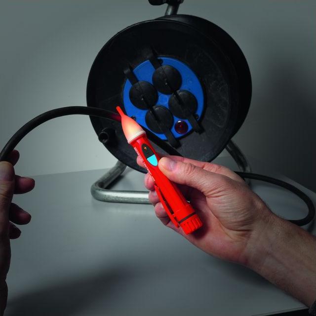 Immagine prodotto Benning Tester di tensione senza contatto Tester di fase e di campo magnetico (CAT III 1000V, CAT IV 600V)