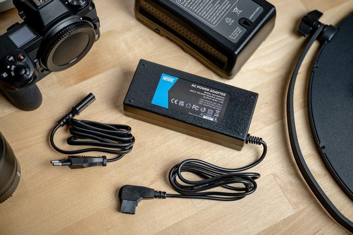 Image du produit Newell Chargeur D-Tap 16.8V 5A pour V-Mount (Chargeur de batterie d'appareil photo)