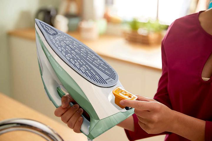 Produktbild Philips 7000 series DST7012/70 iron Steam iron SteamGlide Plus soleplate Green, Grey (2600 W, 220 g/min)