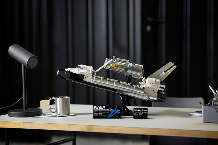 Image du produit LEGO Navette spatiale Discovery de la NASA (10283, LEGO difficiles à trouver)