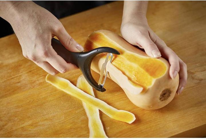 Actual product image Fiskars Vegetable peeler