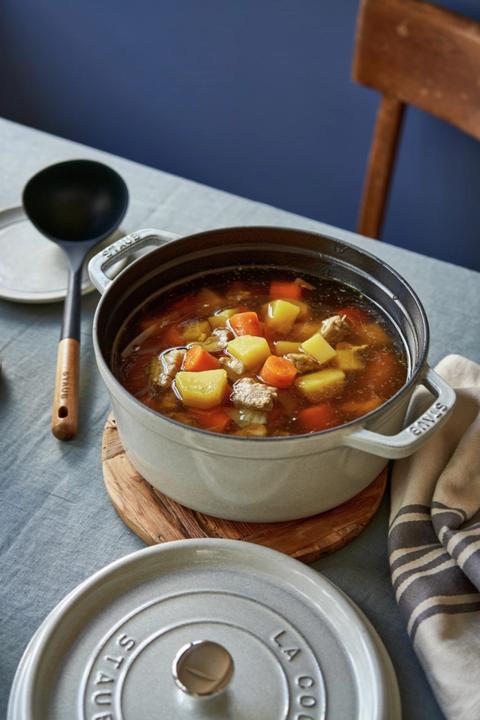 Actual product image Staub Cocotte (22 cm, Casserole + Stewpot, Cast iron)
