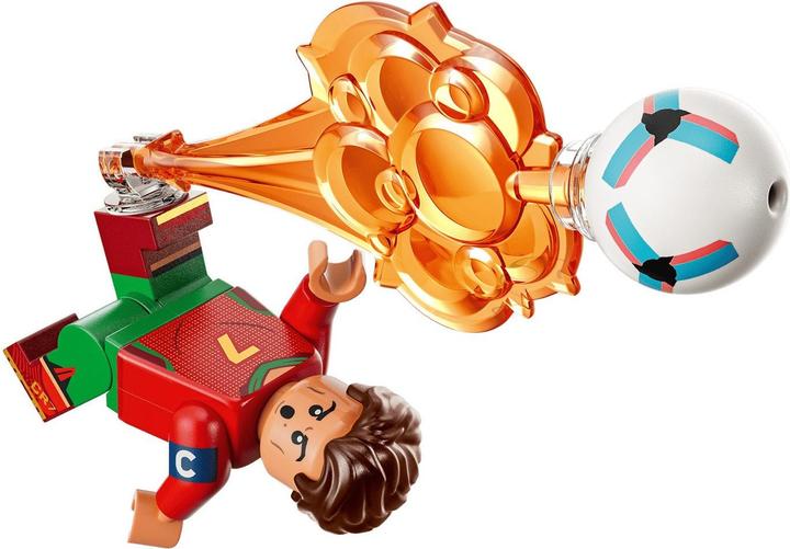 Actual product image LEGO Cristiano Ronaldo - Football highlights (43012, LEGO Editions)