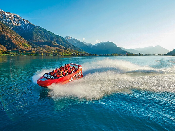 Produktbild Smartbox Wasserspass in Interlaken: Jetbootfahrt mit Einweisung für 1 Kind (1 Pers.)