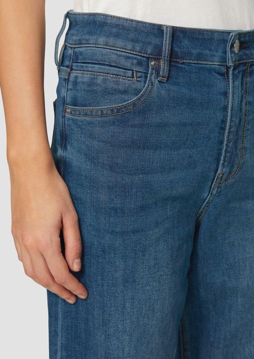 Actual product image S.Oliver Jeans-Hose Cropped-Jeans Suri / Regular Fit / Mid Rise / Wide Leg / mit Aufschlag (34)