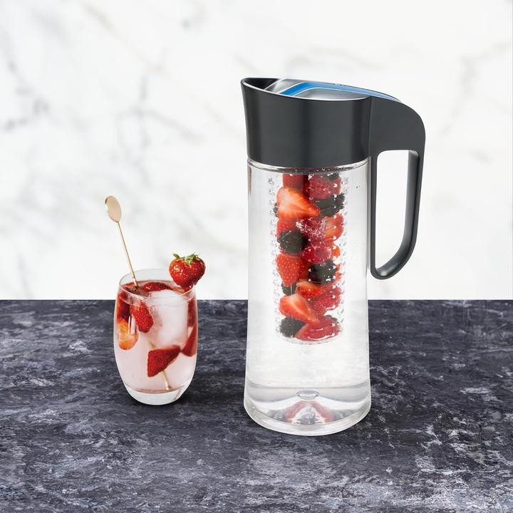 Produktbild Cucina Wasserkaraffe mit Fruchteinsatz (2 l)