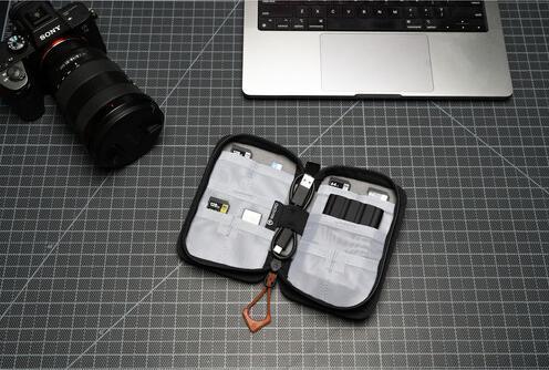 Actual product image Wandrd Memory Card Case, Uyuni Purple (Camera case, 0.70 l)