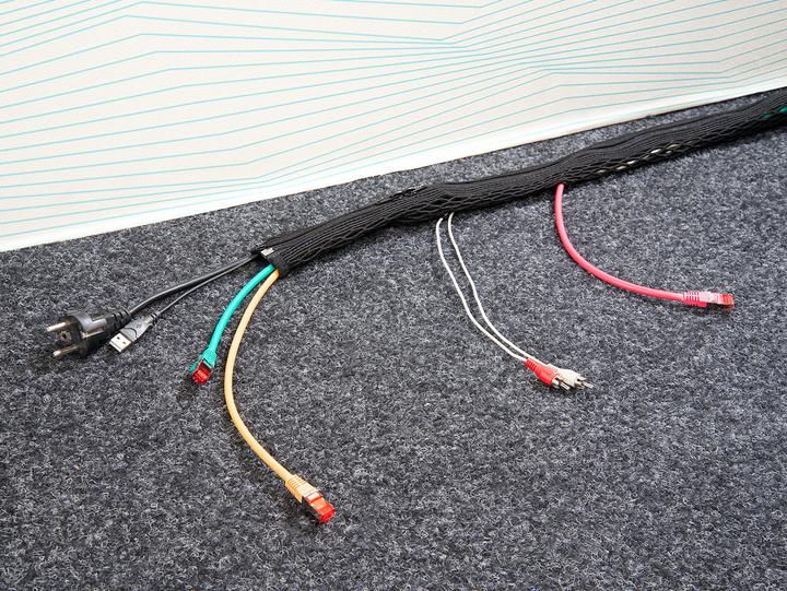 Produktbild Callstel Netzschlauch mit Auslässen und Reissverschluss (Kabeldurchlass, 100 cm)