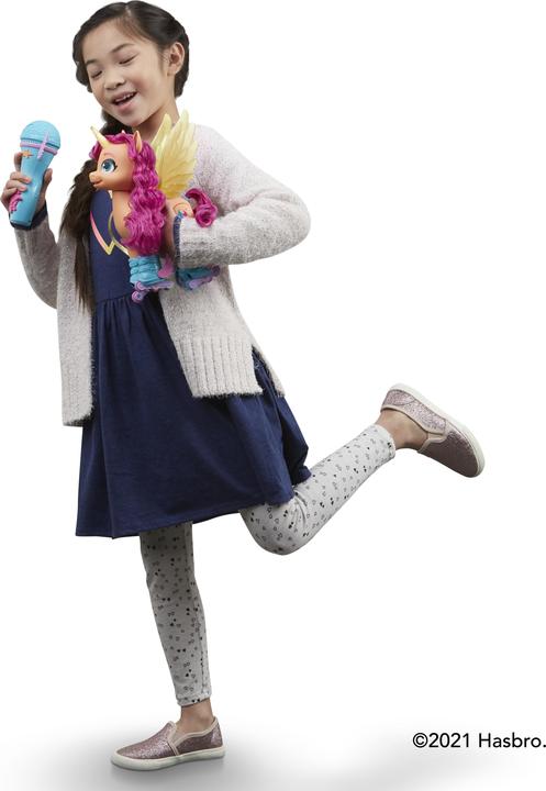 Produktbild My Little Pony A New Generation Sing- und Skatespass Sunny Starscout