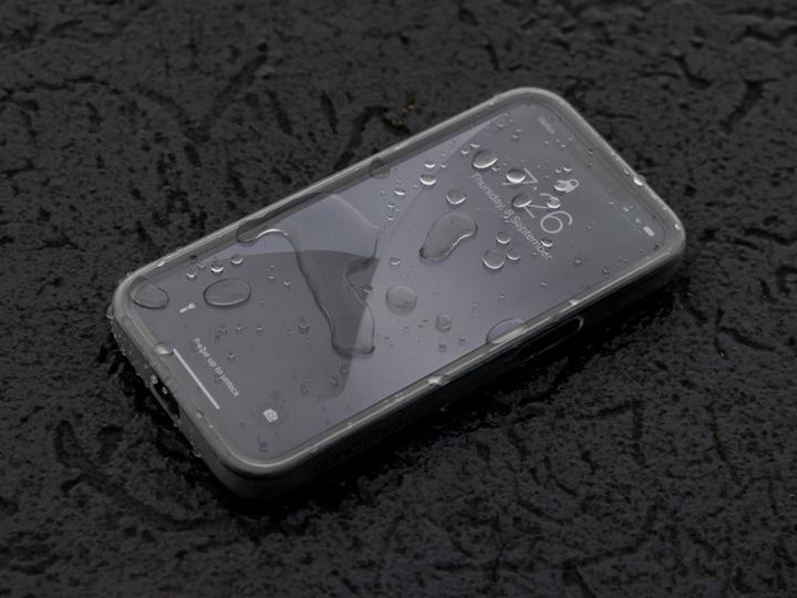 Actual product image Quad Lock MAG Poncho - iPhone 13 Pro (Apple iPhone 13 Pro)