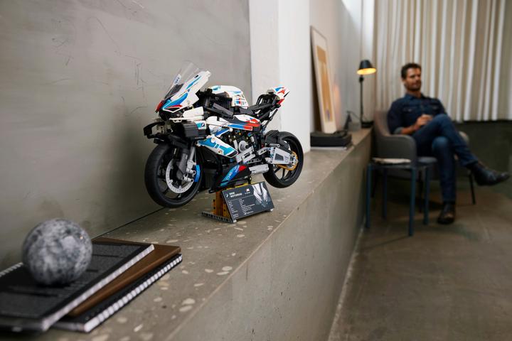 Actual product image LEGO BMW M 1000 RR (42130, LEGO Technic)