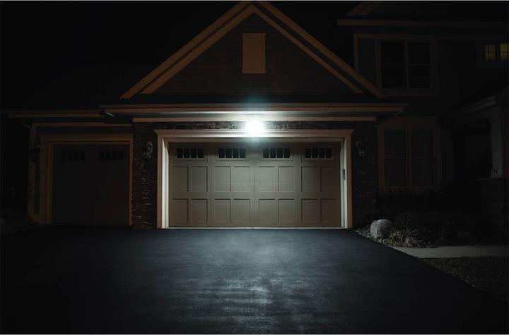 Actual product image Arlo Pro 3 Floodlight camera, white (2560 x 1440 Pixels)