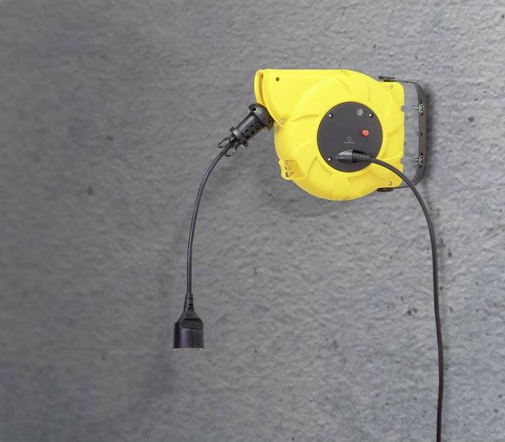 Productafbeelding Renkforce RF-3349118 Wandkabelhaspel 9 m zwart Haakse aardingscontactstekker (9 m, 1.50 mm²)