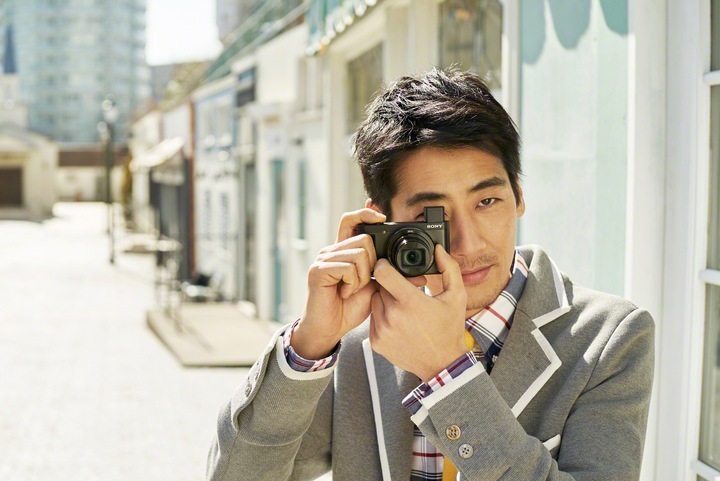 Produktbild Sony Cyber-shot DSC HX90V (24 - 720 mm, 18.20 Mpx, 1/2,3'')