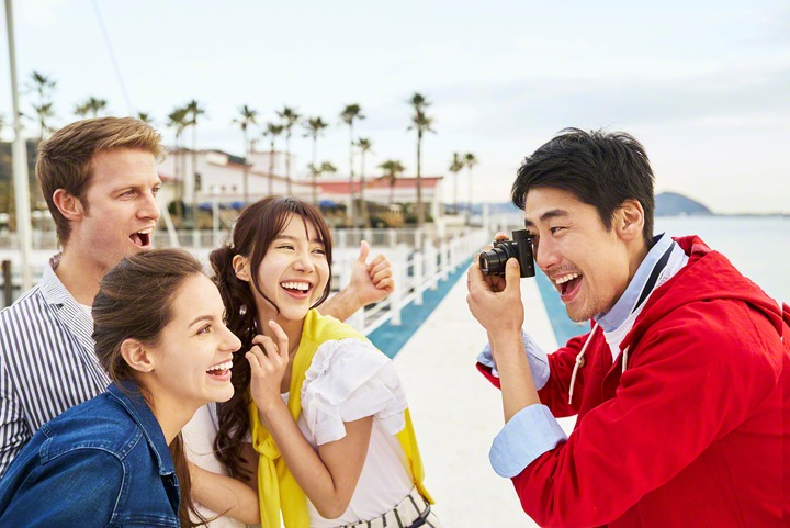 Produktbild Sony Cyber-shot DSC HX90V (24 - 720 mm, 18.20 Mpx, 1/2,3'')