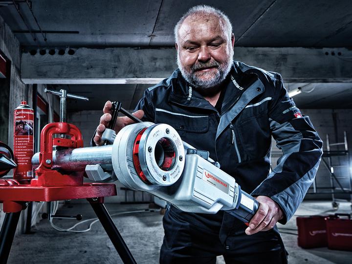 Produktbild Rothenberger Gewindeschneidmaschine SUPERTRONIC® 2000 Set, BSPT R 1/2-2 ″ 1010 W