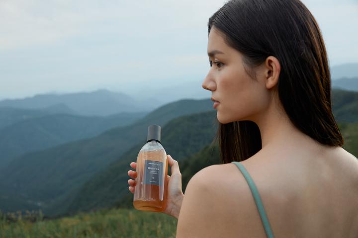 Actual product image Aromatica Quinoa protein shampoo (400 ml, Liquid shampoo)