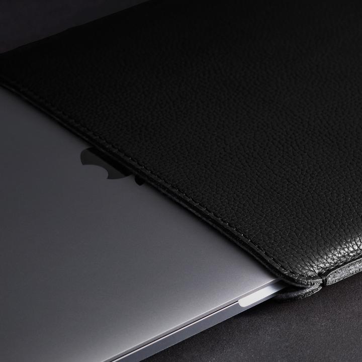 Immagine prodotto Woolnut Custodia in pelle -suojatasku 13" MacBook Pro & Air, musta (13", Apple)