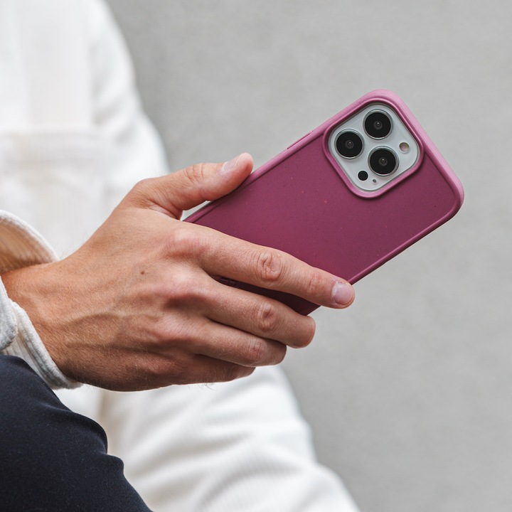 Actual product image Woodcessories BioCase (Apple iPhone 14 Pro Max)