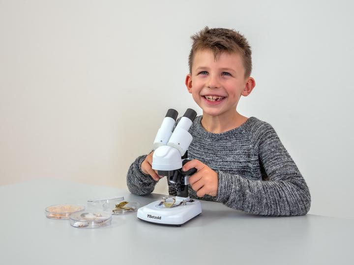 Actual product image Betzold Stereo microscope for beginners