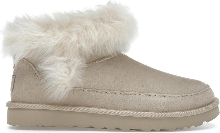 Image du produit Ugg Classic Ultra Mini Chalet Boot Sandcastle (Women's) (38)