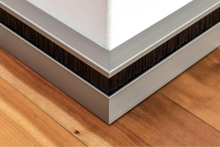 Actual product image Elbro Inner corner 60×20mm 90° silver (6 cm)