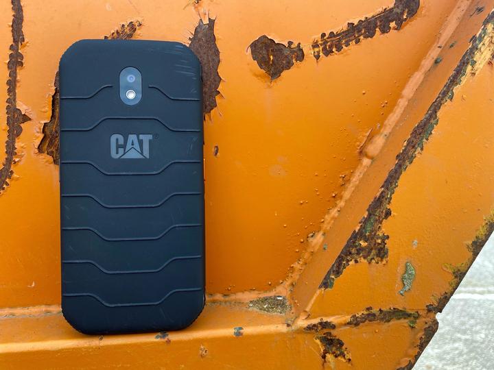 Actual product image Cat S42 (32 GB, Black, 5.50", Dual SIM, 4G)