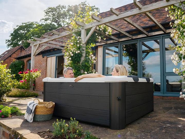 Actual product image MSpa Oslo (6 Persons)