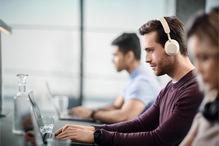 Actual product image Jabra Evolve2 65 Mono UC (Wireless, USB-A)