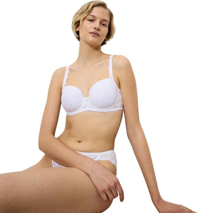 Actual product image Triumph Amourette WP (Single pack, 70 F)