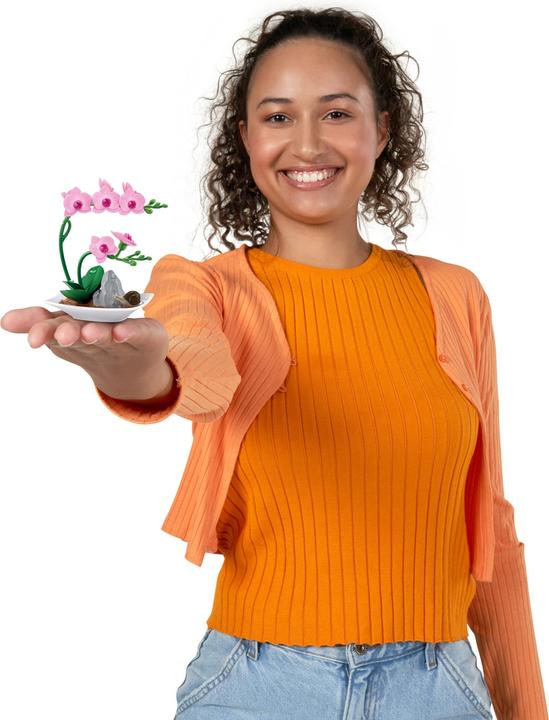 Actual product image Zuru Mini Brands - Create Garden - Series 1 - Surprise ball