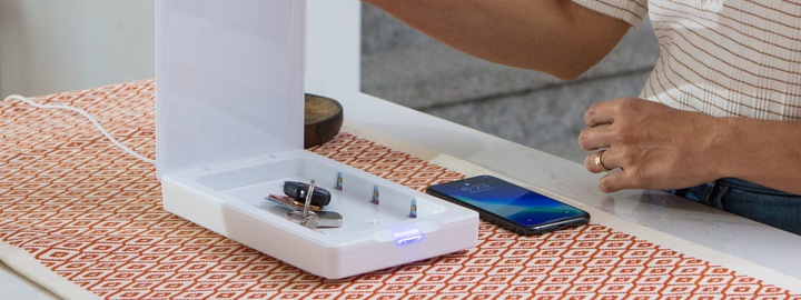 Actual product image InvisibleShield UV Smartphone Cleaning System